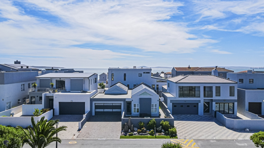 3 Bedroom Property for Sale in Calypso Beach Western Cape